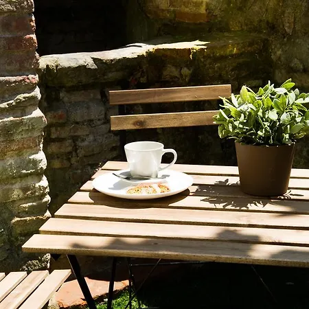 Casamia Bed and Breakfast 2*